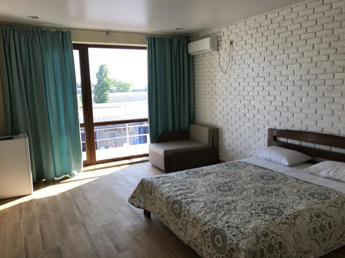 Золотий Лев Hotel Zatoka Exterior photo