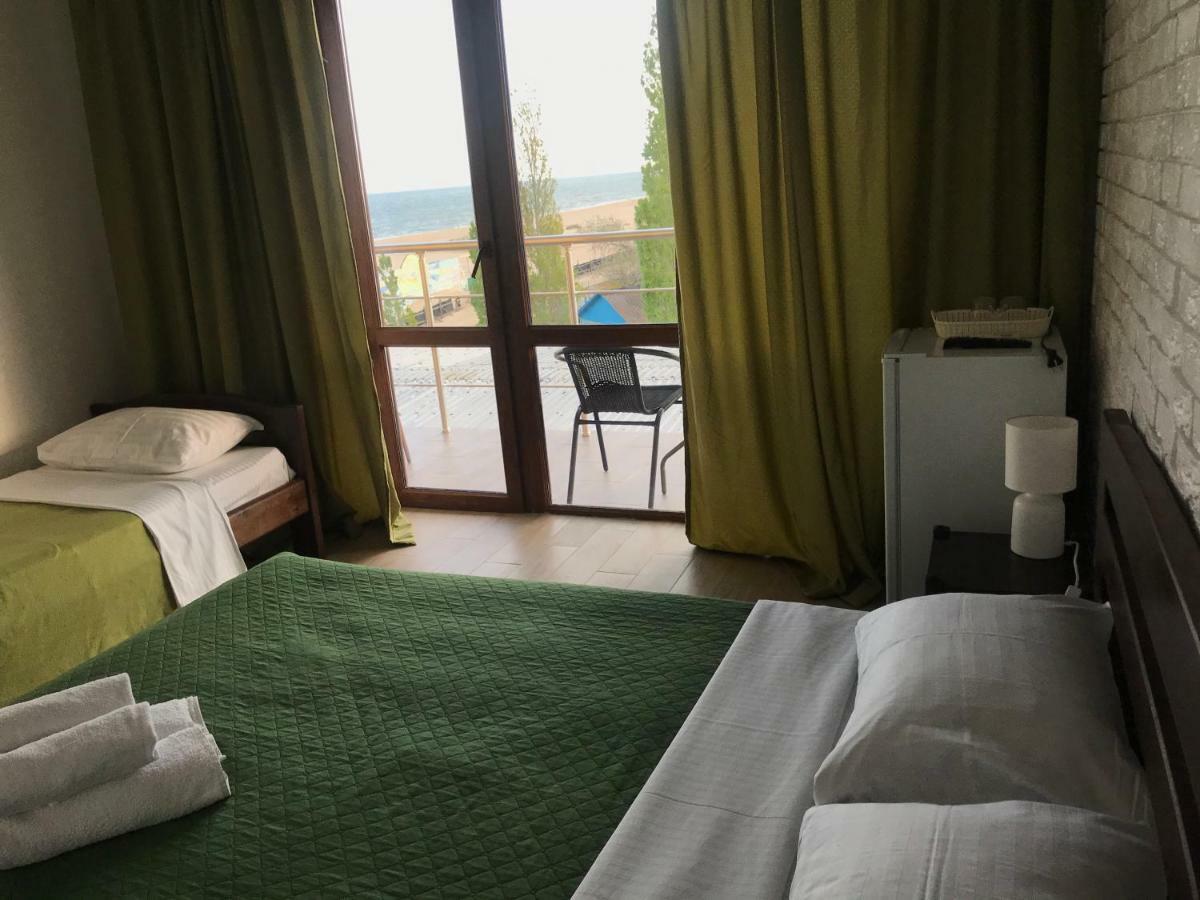 Золотий Лев Hotel Zatoka Exterior photo