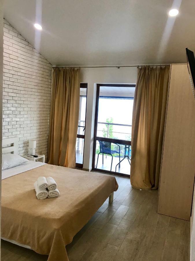 Золотий Лев Hotel Zatoka Exterior photo